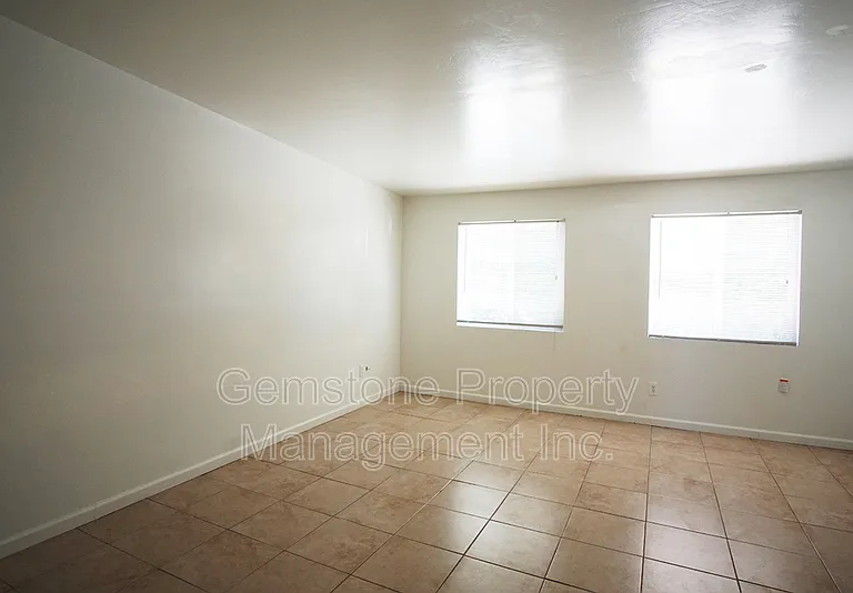 5017 College Ave — Photo 23