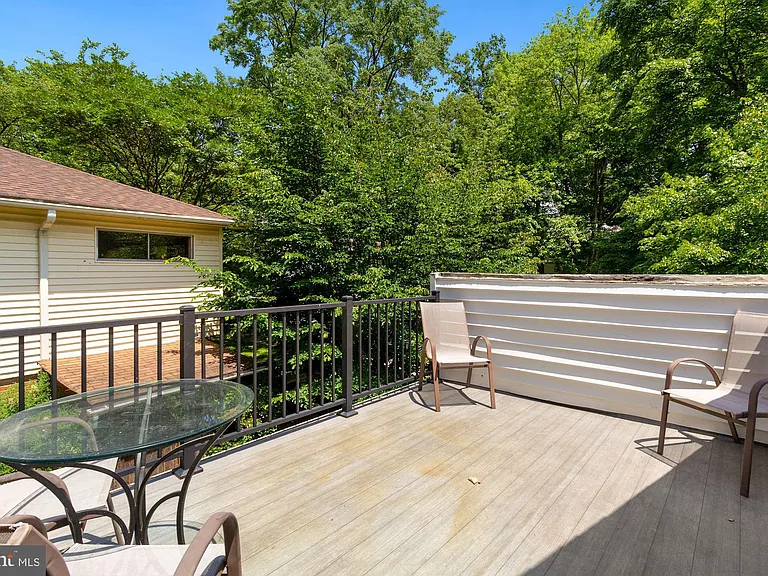 9504 Wadsworth Dr — Photo 32