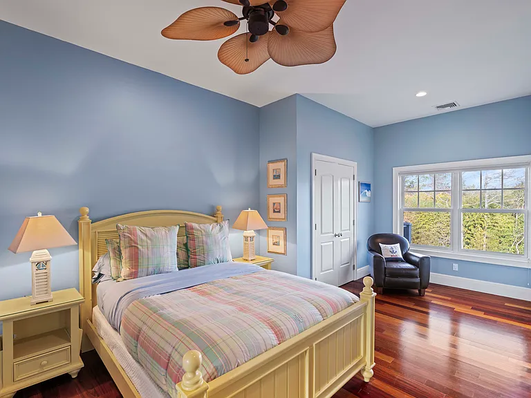 102 McGregor Dr — Photo 16