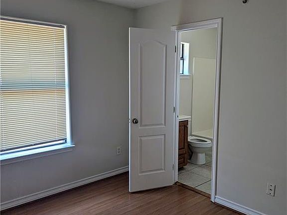 4th image of 401 S 49th St APT 1