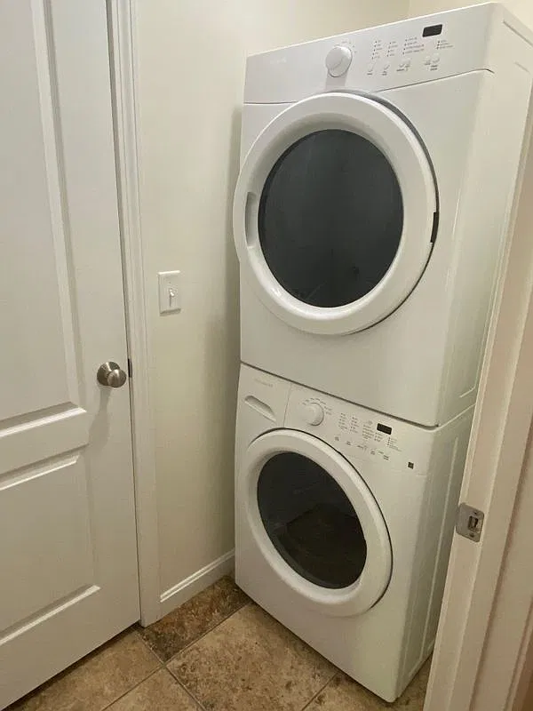 2 bed, 2.0 bath, 958 sqft, $2,000 — Photo 4
