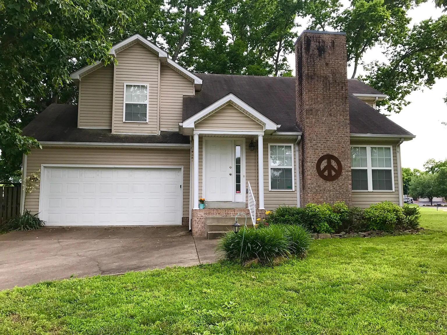 3 bed, 2.5 bath, 1518 sqft, $1,800 — Photo 1