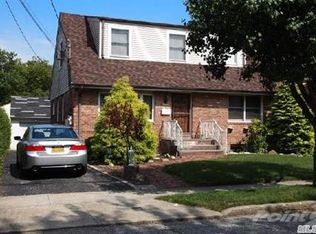 14 Kirkwood Rd, Port Washington, NY 11050