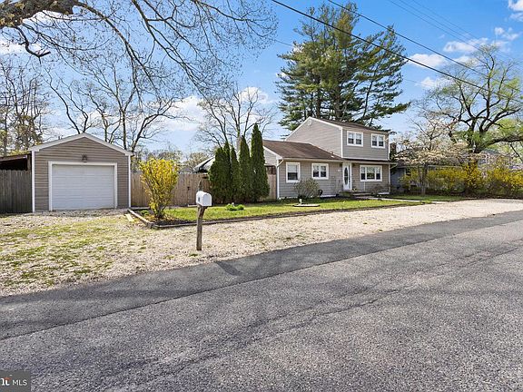 5th image of 49 Burlington Dr