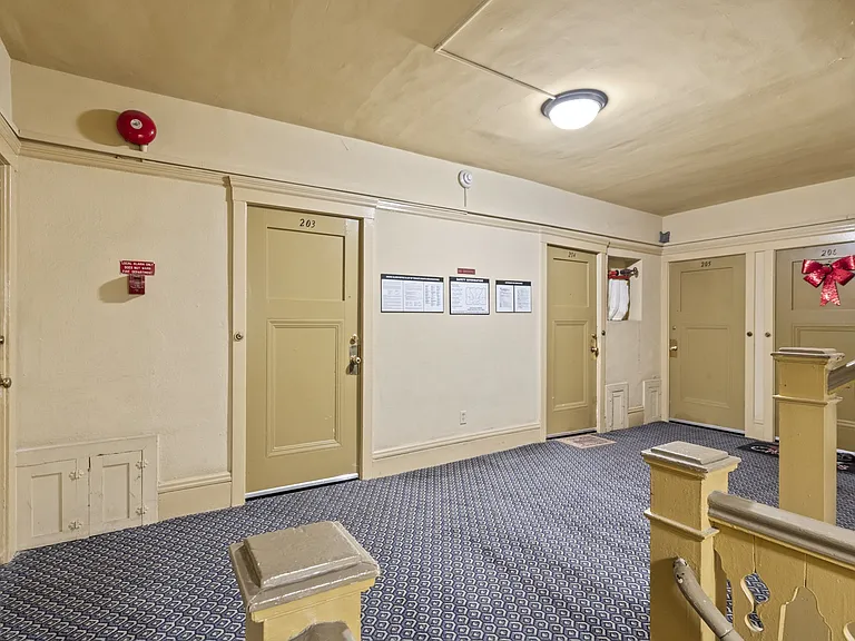 The Langham Apartments — Photo 38