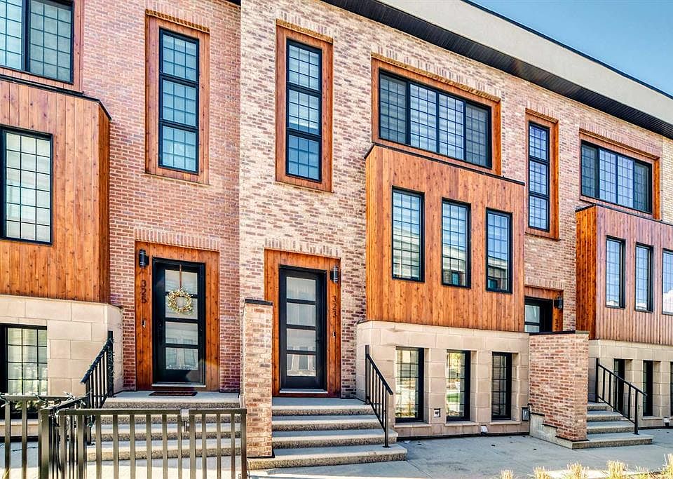 1st image of 81 SW Greenbriar Pl NW #323