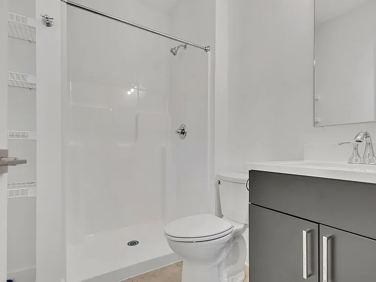 526 N Lincoln St — Photo 16