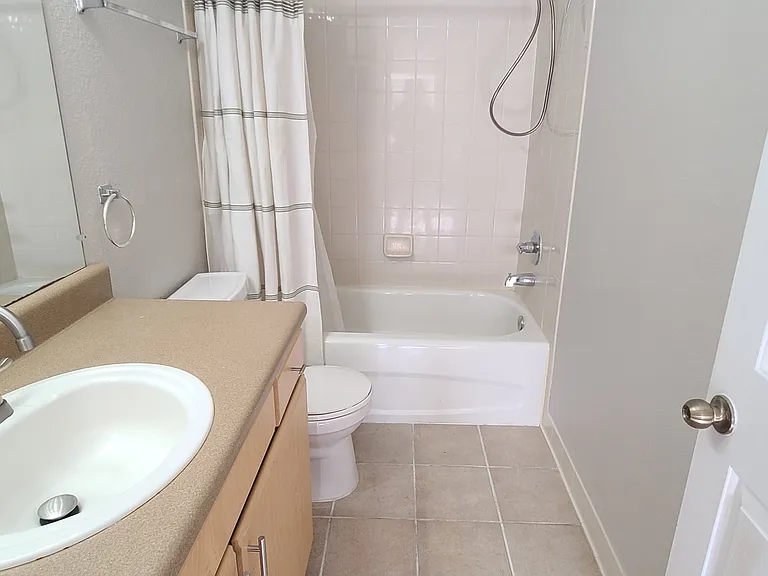 940 Village Trl #3 — Photo 25