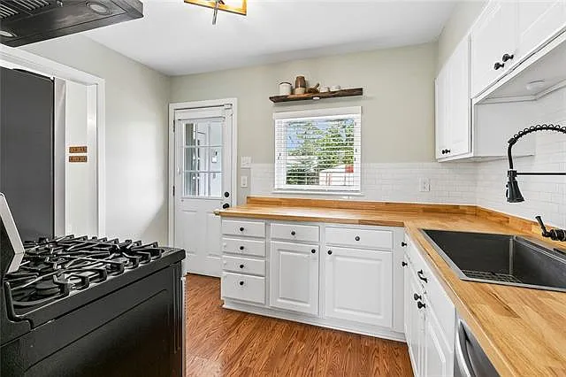 901 Waltham St — Photo 8