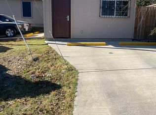 1787 Calle Ginebra #13, Eagle Pass, TX 78852