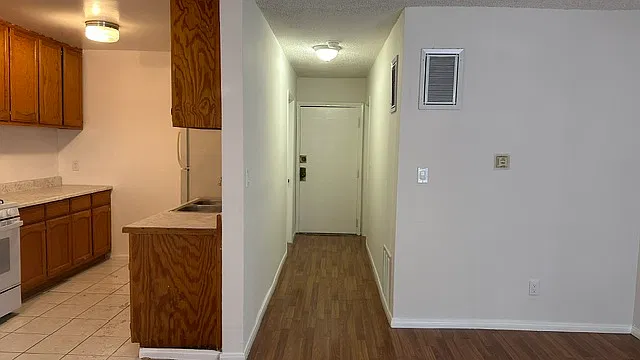2 bed, 650 sqft, $1,895 — Photo 1