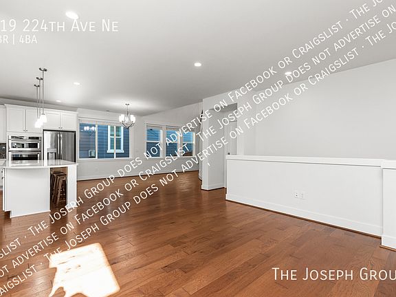 4th image of 819 224th Ave NE