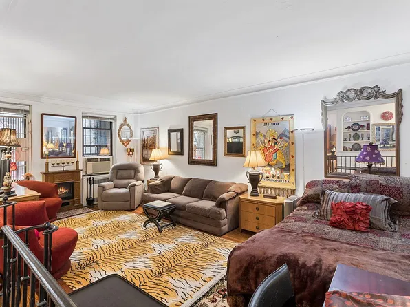 125 W 96th St APT 2E, New York, NY 10025
