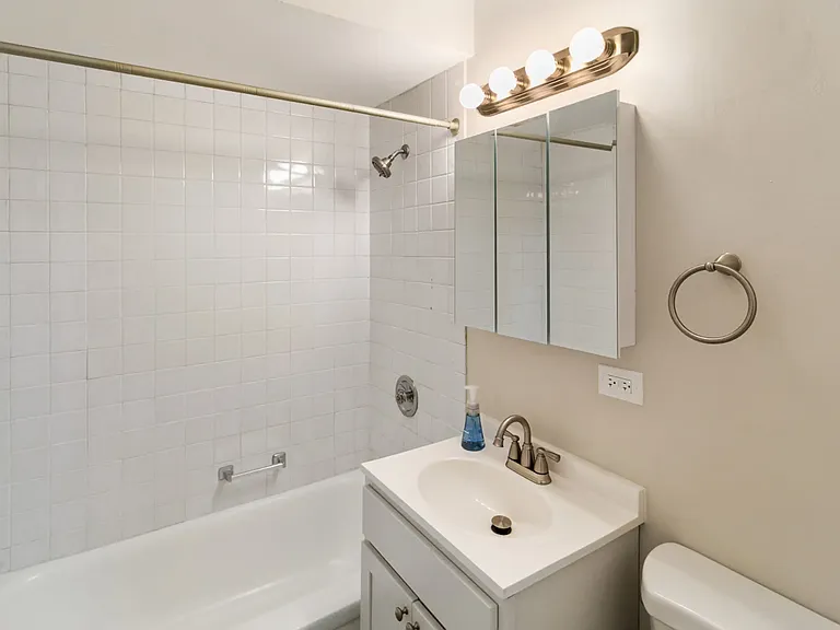 336 Leith Ave — Photo 34