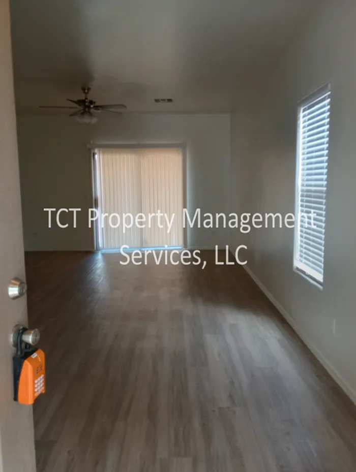 3 bed, 2.0 bath, 1318 sqft, $1,700 — Photo 3