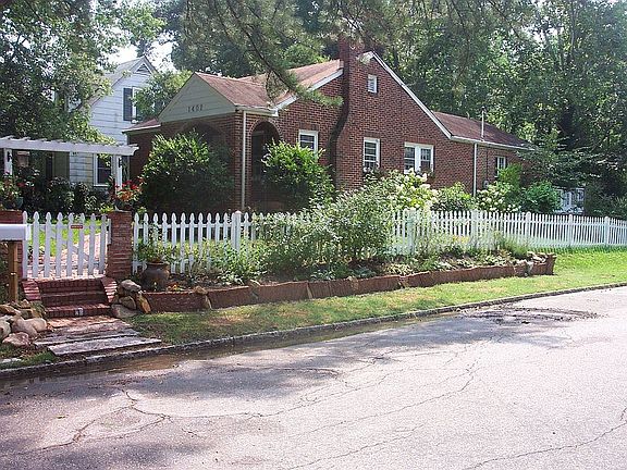 front view from wells st.