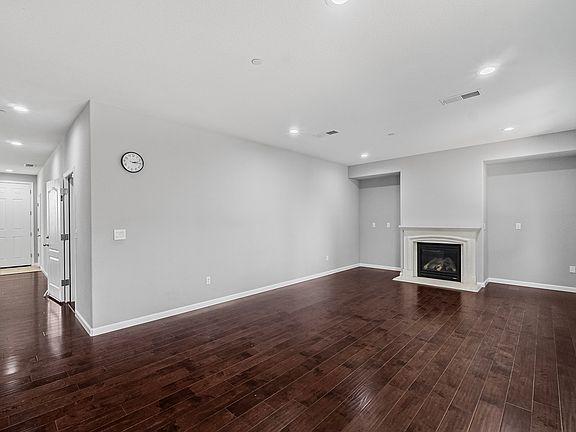 4th image of 1645 Shore Dr