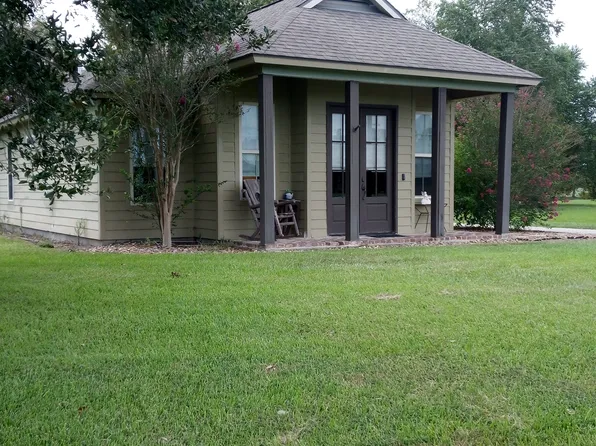 437 N Larriviere Rd, Broussard, LA 70518