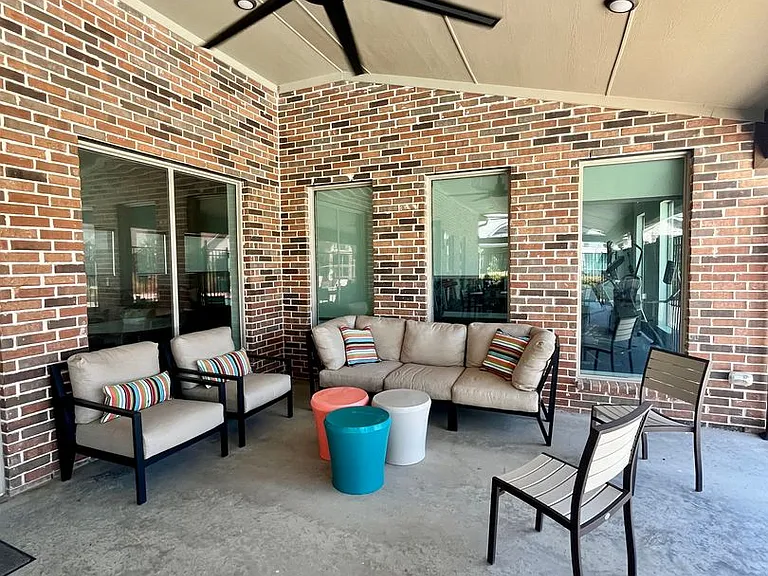 2621 Chablis Dr — Photo 21