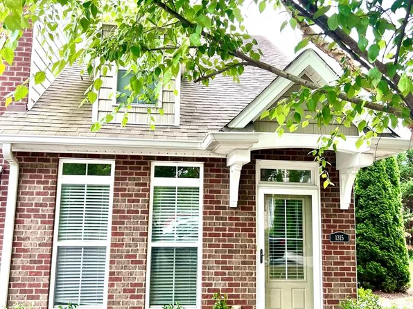 1315 E Hudgens St, Cookeville, TN 38501