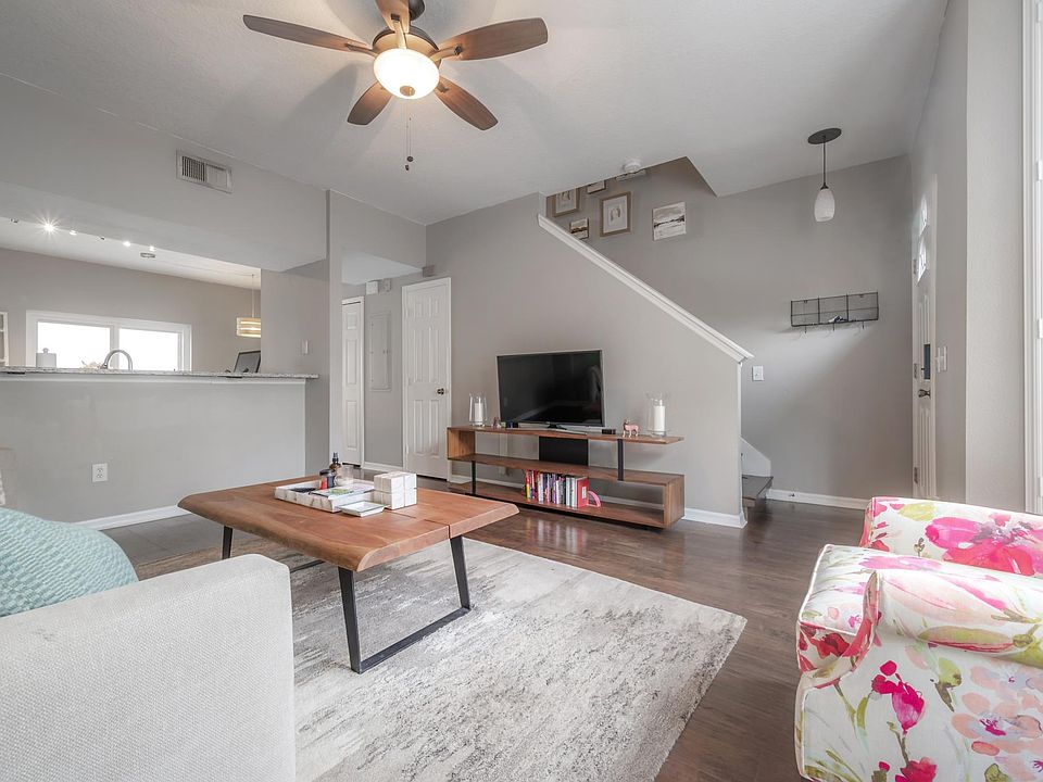 Hyde Park Townhouse Living Room and staircase to 2nd floor