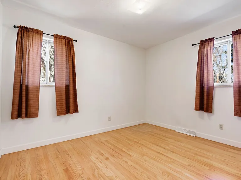 404 Cornell Ave — Photo 13
