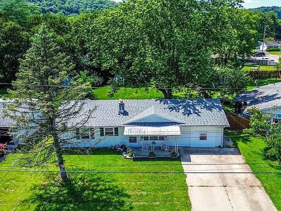 3rd image of 90 Whippoorwill Dr