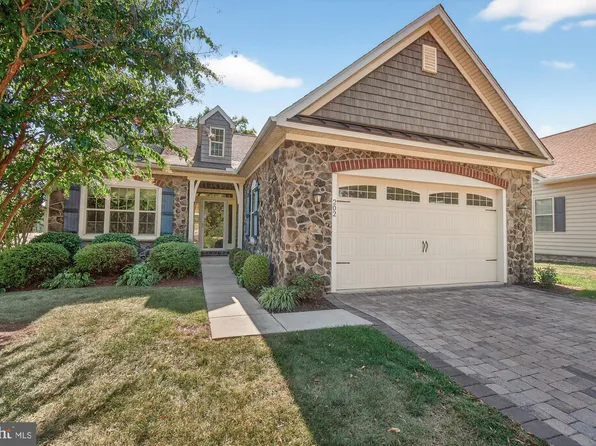 202 Savannah Dr, Gettysburg, PA 17325