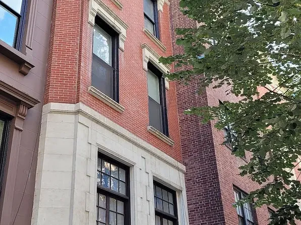 38 E 73rd St, New York, NY 10021