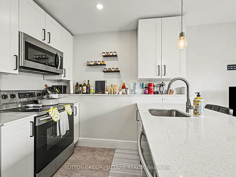 121 Cartier St #3 — Photo 11