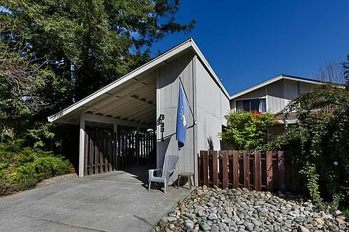 3315 Victoria Pl Photo 1