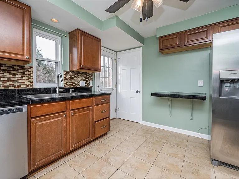 651 Royce Ave — Photo 12