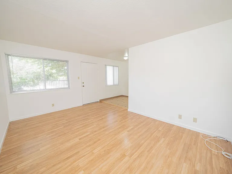 Orchard Apartments — Photo 3