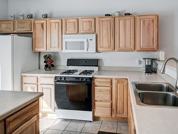 3rd image of 312 Kestrel Lane UNIT 312