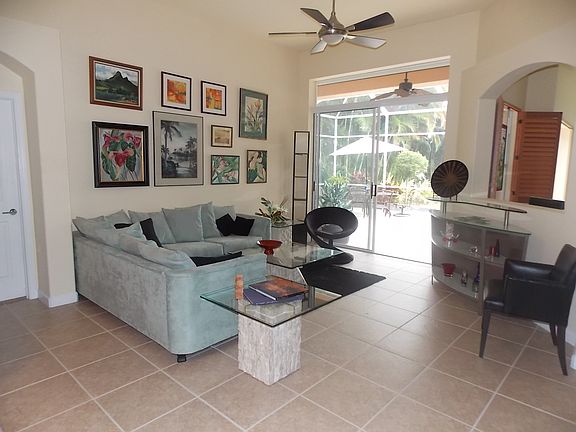 liv area out to lanai