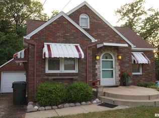 704 Springfield Rd, East Peoria, IL 61611