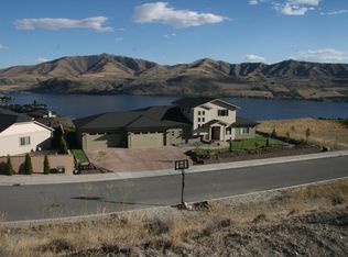 105 Westview Dr, Chelan, WA 98816