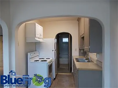 414 Dousman St — Photo 1