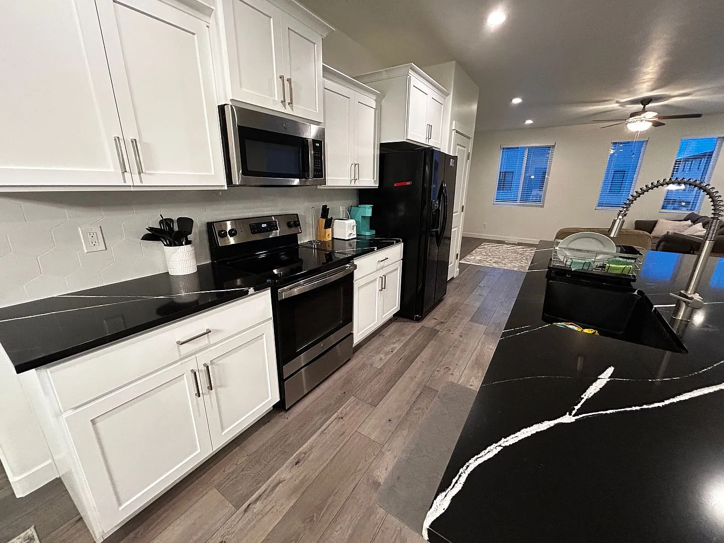 531 S 1040 W — Photo 3