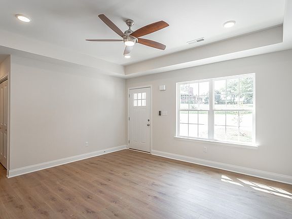 4th image of 825 Gillespie Rd