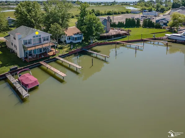 6274 Brancheau Rd, Newport, MI 48166