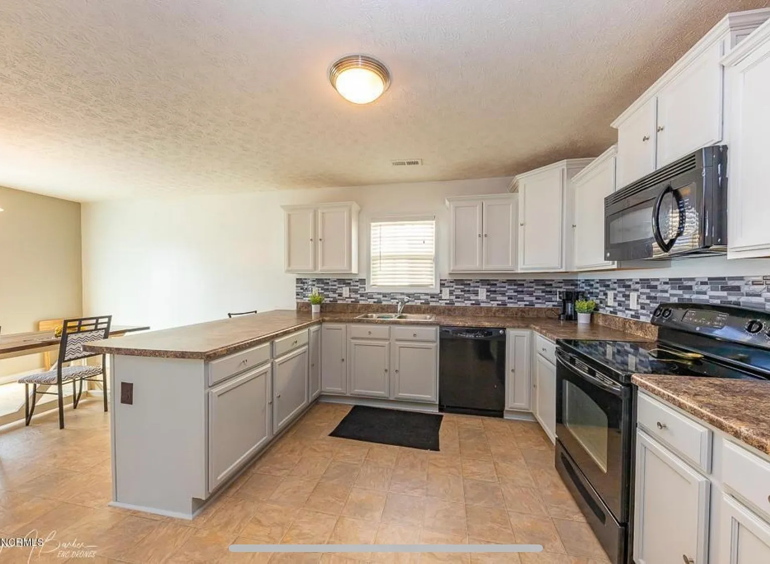 3 bed, 1528 sqft, $1,950 — Photo 3