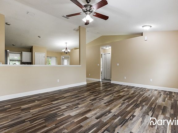 4th image of 809 Crestview Cir N