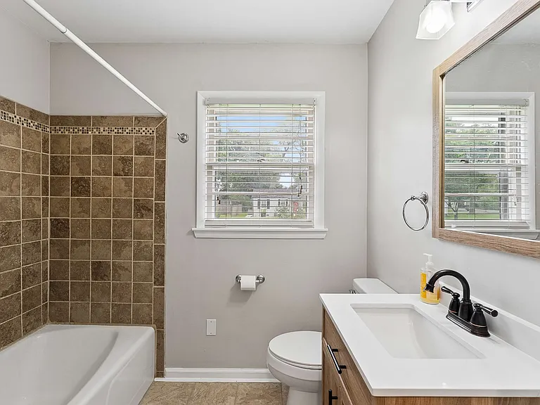 900 Velma Ln — Photo 19