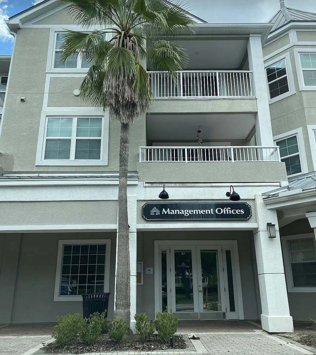 3 bed, 1260 sqft, $2,050 — Photo 2