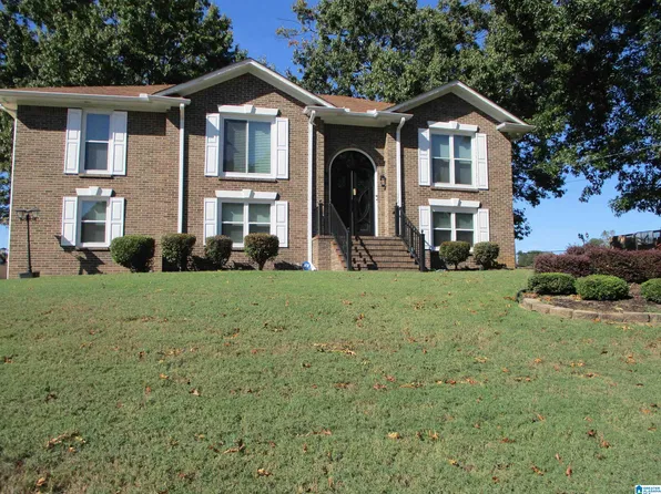 1382 Rock Creek Ln, Pleasant Grove, AL 35127