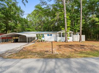 611 Alaqua Dr, Freeport, FL 32439