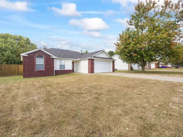 200 S Bailey St, Lowell, AR 72745