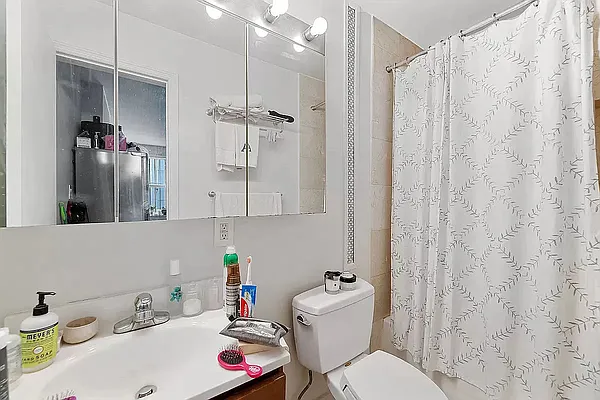 Rented by REAL New York | media 18