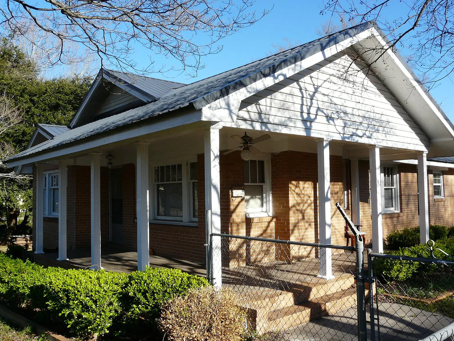 3 bed, 1400 sqft, $650 — Photo 1